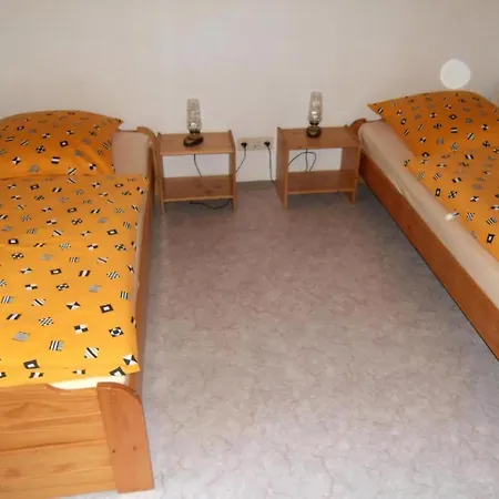 Holiday home Kinderfreundliches Ferienhaus In Mit Grosser Terrasse